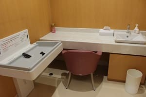 パウダールーム